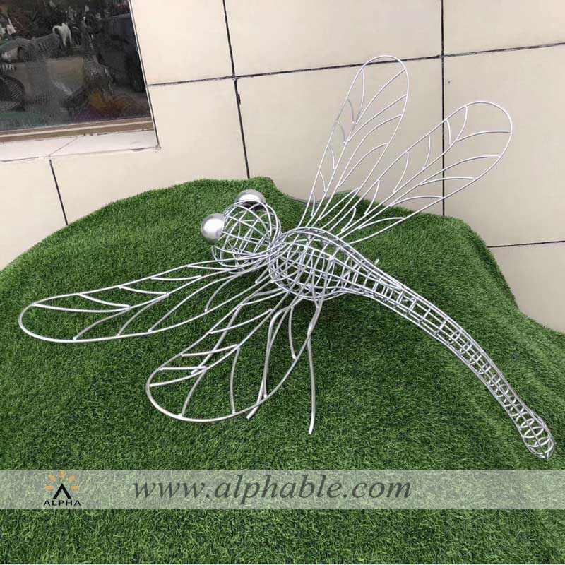 Metal dragonfly wire sculpture