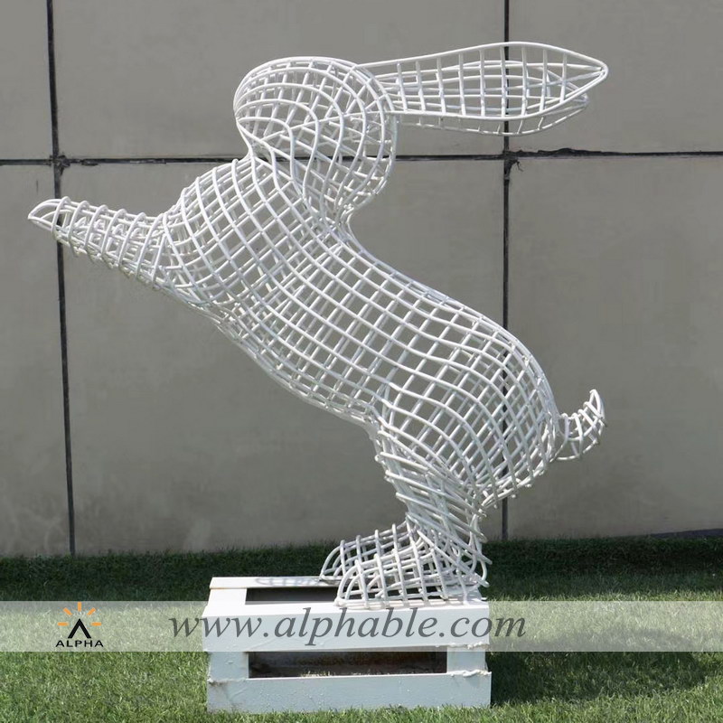 Wire mesh sculpture